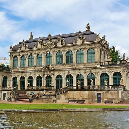 Grosses Apartment Im Zentrum Von Dresden, 2 Schlafzimmer, 2 Baeder, Balkon Eksteriør billede